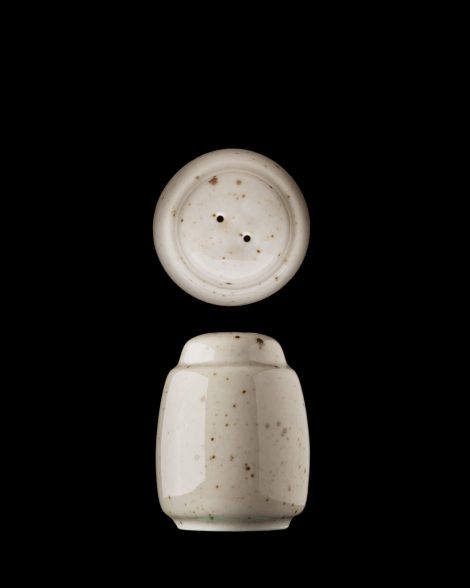 Natural pepper shaker
